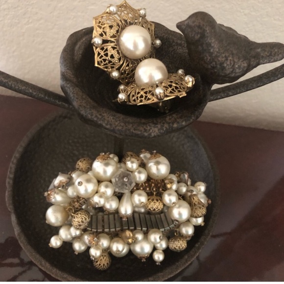 Set of two Vintage 80s clip on Pearl Earrings and pearl stretchable Bracelet - Picture 9 of 16